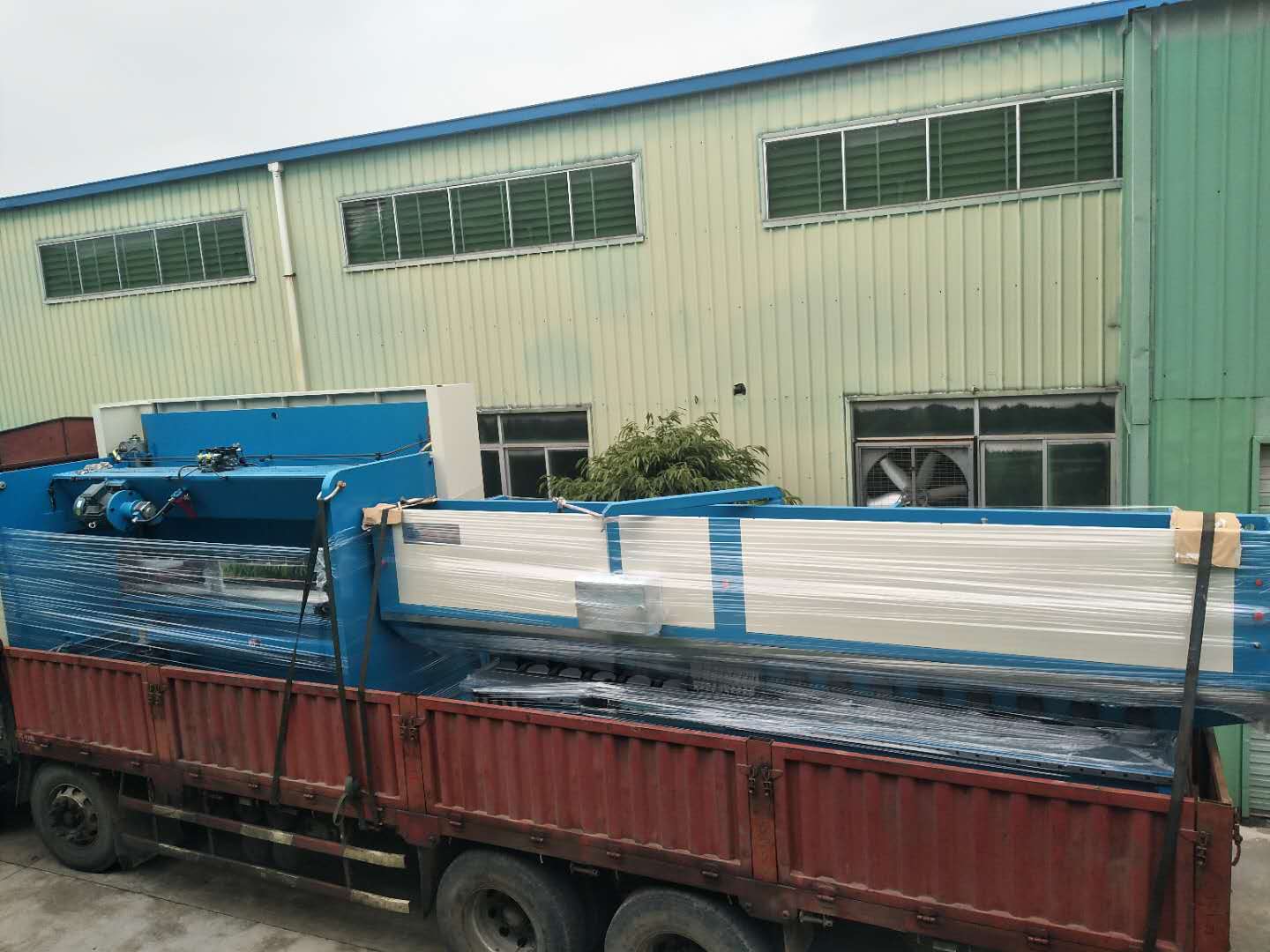 數控折彎機刨槽機并駕齊驅至佛山