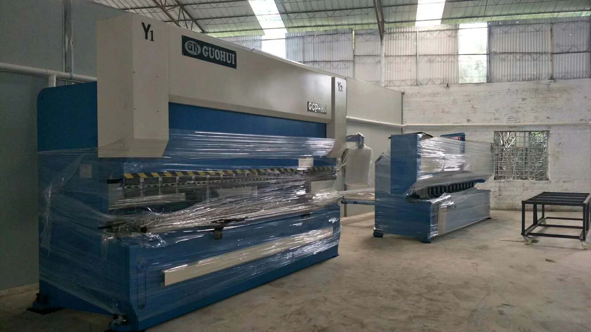 十月，金秋送爽，國輝送機